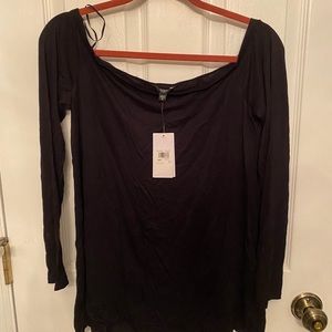 Off shoulder long sleeve tee from guess